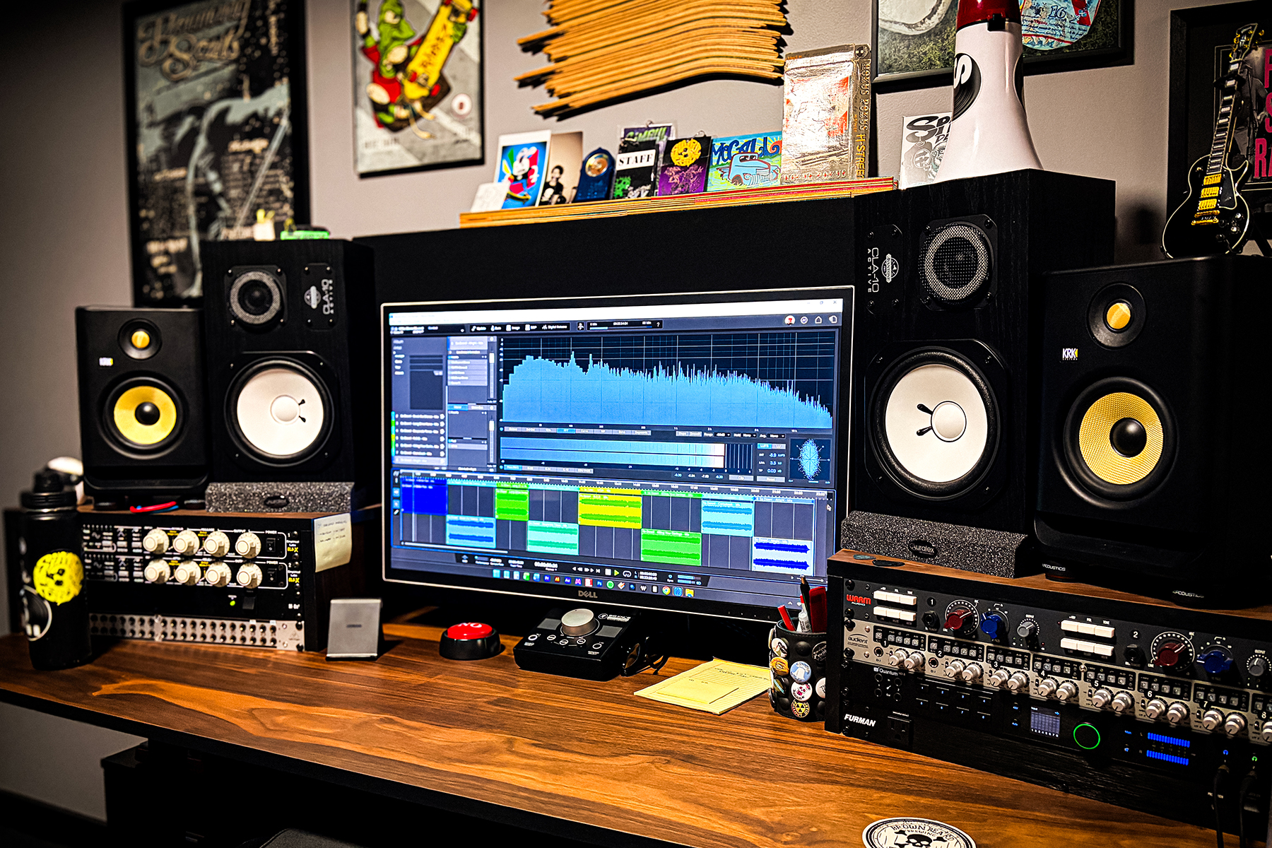 Simpul Studio mixing desk